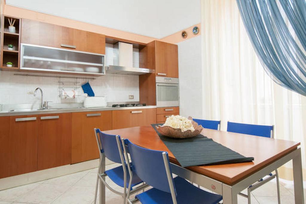 Turenum Apartment Trani Exteriör bild